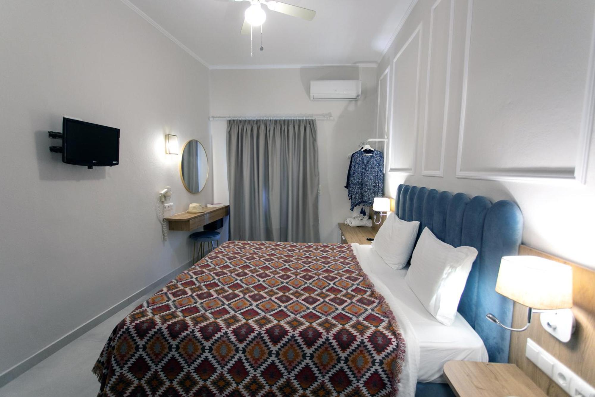 Paradise Hotel Parga Exterior photo