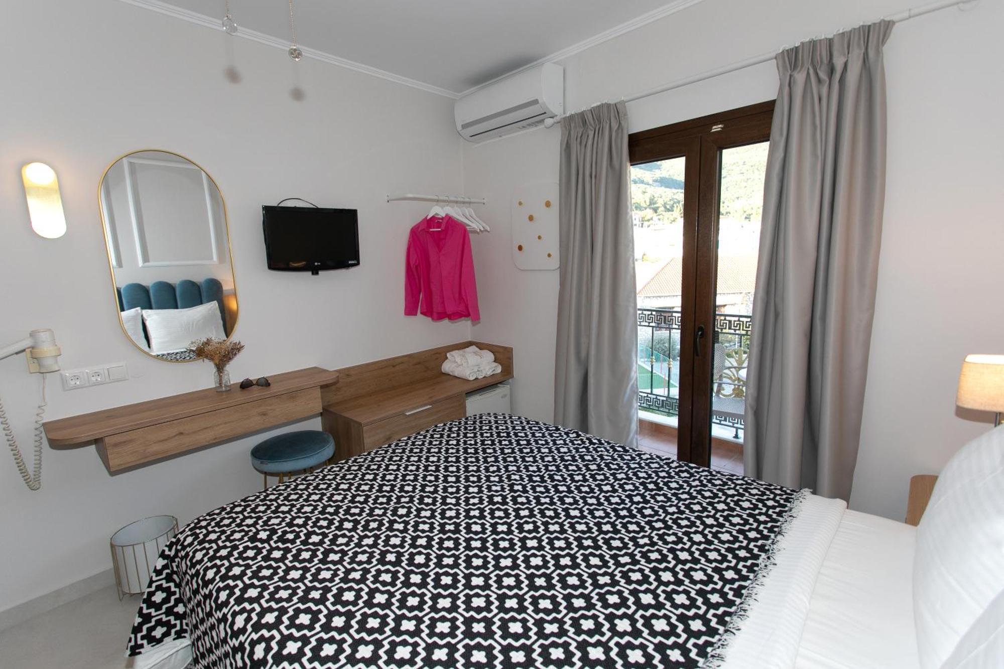 Paradise Hotel Parga Exterior photo
